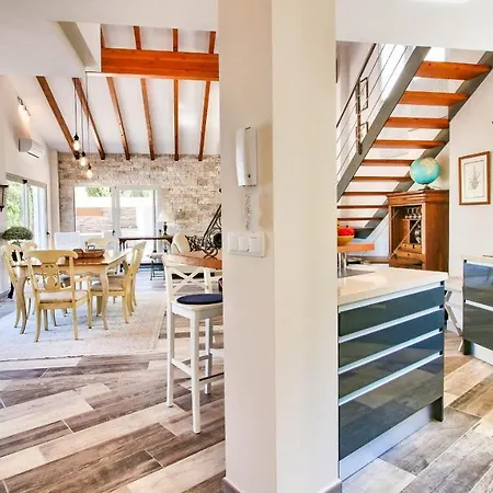 فيلة Tosal Gros Dk By Carlosferien *