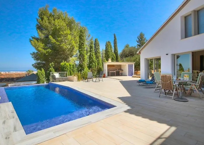 Tosal Gros Dk By Carlosferien فيلة